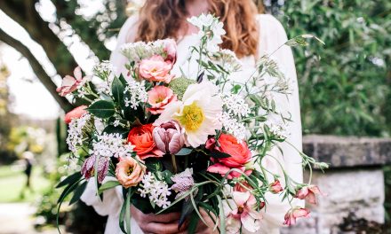 A Guide To Choosing Seasonal Wedding Flowers