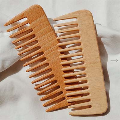 The Vendeur Sustainable Christmas Gift Guide Gifts For £20 and Under Glasshouse Salon Wooden Comb