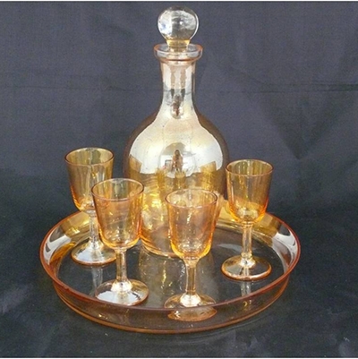 The Vendeur Sustainable Christmas Gift Guide Oxfam Vintage Lover Venetian Amber Glassware
