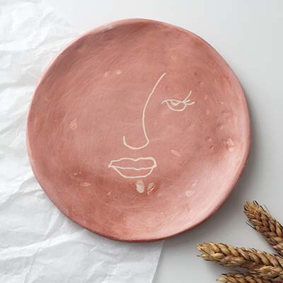 The Vendeur Sustainable Christmas Gift Guide For The Host Terracotta Plate Yard and Parish