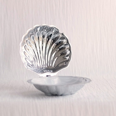 The Vendeur Sustainable Christmas Gift Guide Magpie The Table Edit Seashell trinket box